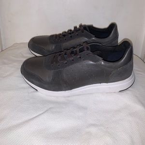Banana Republic Ortholite sneaker - Gray